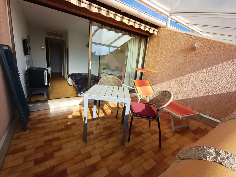 Terrasse côté sud des chambres